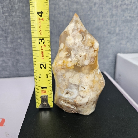 Flower Agate Flame Crystal Tower Point carved - Picture 6 of 6